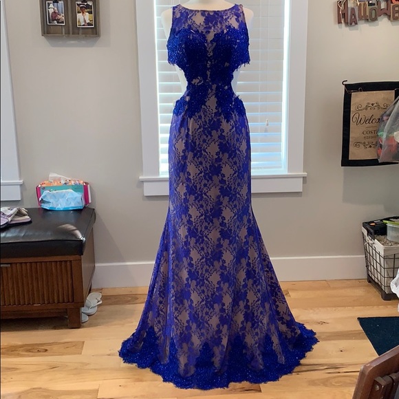 Jovani Dresses & Skirts - Jovani sz 8 prom gown royal blue with train